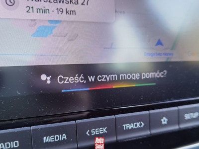 Android Auto poważnie rozwścieczył użytkowników. Zamiast pomagać, przeszkadza