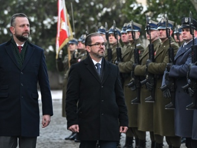 MON: pracujemy nad ograniczeniem wjazdu chińskich pojazdów do jednostek wojskowych