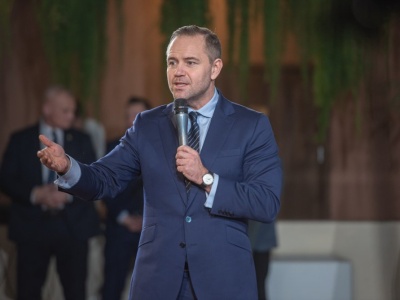 Nawrocki nagania do kryptowalut? Oszuści wybrali świetny moment na ten deepfake