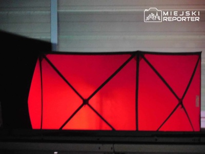 Pożar pustostanu. Z budynku strażacy ewakuowali dwóch mężczyzn. Jeden nie przeżył