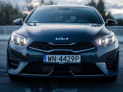 Opróżniają magazyny. Poprzedni model sprawdzonej Kii 1.5 140 KM za 88 900 zł