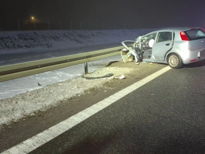 Zderzenie osobówki z ciężarówką na obwodnicy Chojnic