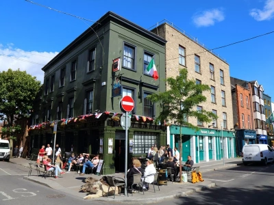 „Kompaktowe i przyjazne”. To idealne miasto dla solo podróżników