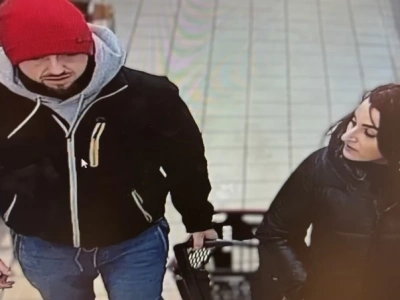 Ukradli produkty za prawie 1000 zł z marketu w Zawodziu. Policja publikuje zdjęcia podejrzewanych