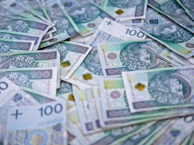 Straciła ponad blisko 13 tysięcy złotych. Oszuści podawali się za pracowników banku