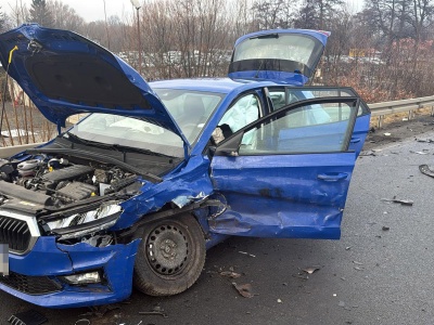 Zderzenie czterech aut na krajowej „piątce”