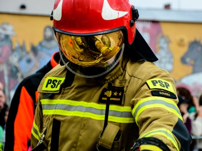 Strażacy zadowoleni z nowych ubrań specjalnych