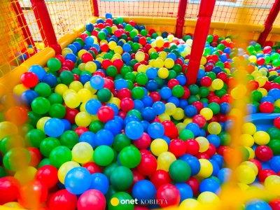 UOKiK: 40 proc. skontrolowanych sal zabaw nie spełnia norm. Ostre krawędzie, druty, wystające śruby