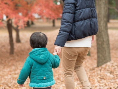 Zatrudnili nianię. Powiedzieli, żeby czuła się jak u siebie w domu i pożałowali