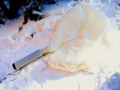 Znaleziono fragment balonu przemytniczego na posesji w gminie Niedźwiada. Trwają czynności wyjaśniające