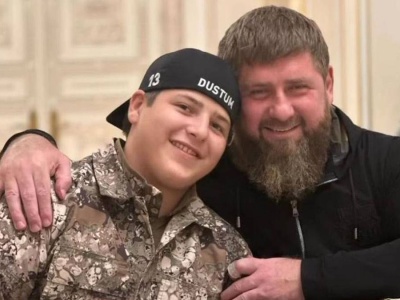 Poważny wypadek syna Kadyrowa. Tajemniczy lot do Moskwy