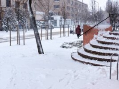 Krytyczna sytuacja w Warszawie. Kto odpowiada za niebezpieczne sople?