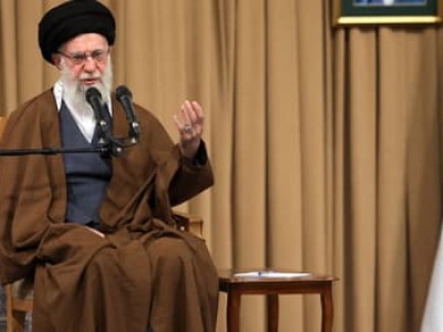 Chamenei o Trumpie: Przestępca, który wywołał protesty