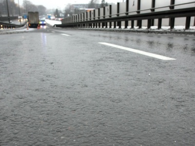 To koniec zimy? Będzie cieplej, ale IMGW ostrzega przed gołoledzią. Większość kraju objęta alertem