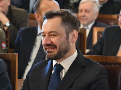 Nagrody dla dyrektorów departamentów po kilku miesiącach pracy. Publikujemy dane, do których dotarł „Puls Krakowa”