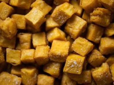 Wychodzi chrupiące i pełne smaku. Dodaję do makaronu zamiast kurczaka