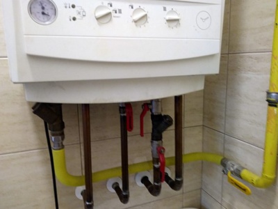 Zatrucie tlenkiem węgla w Tarnowie. Nieprzytomny mężczyzna został zabrany do szpitala