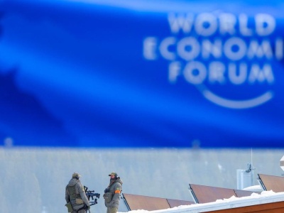 Davos 2026:  Państwa nie muszą lizać butów imperatorowi