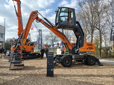Develon DX160WMH-7. Nowa koparka przeładunkowa wjeżdża na place