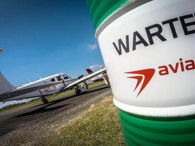 Warter stawia na Francję. Polski producent paliw wesprze mistrzów lotnictwa