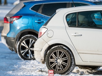 Czy zaciągać teraz hamulec ręczny? Mróz może unieruchomić samochód