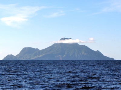 Na tej wyspie nie ma plaż ani tłumów. Jest częścią popularnego kierunku i ciągle zaskakuje