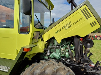Części zamienne: oryginał, zamiennik, a może regenerowane? Czy to zależy od wieku maszyny?