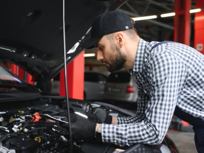 Rozliczanie szkód komunikacyjnych a KSeF. Faktura może zdecydować o VAT