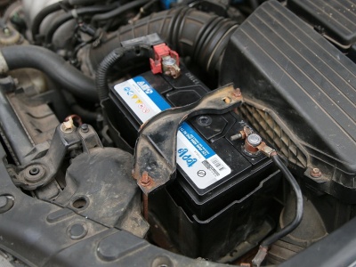 Ujemne temperatury sprzyjają rozładowywaniu się akumulatorów