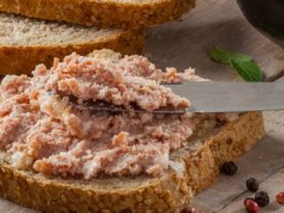 Mielę w domu i dodaję przyprawy. Nie wydaje majątku w sklepie na pełne chemii produkty