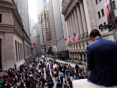 „Sprzedawaj Amerykę, kupuj wszystko inne”. WIG z nowym rekordem i najwyższymi obrotami w tym roku