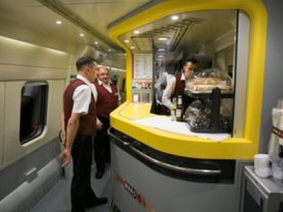 To danie jest hitem w Warsie. Pasażerowie zamówili ponad 300 tys. sztuk