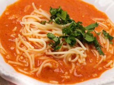 Dodaję pod koniec gotowania zupy. Podbija smak i poprawia wchłanianie wartości z pomidorów