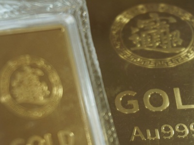 Rynek kruszców po silnym wstrząsie. Złoto gwałtownie odbija