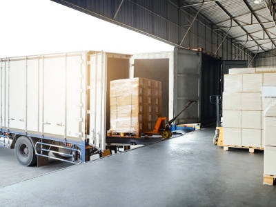 Luki w przepisach kosztują zdrowie. Czas na nowe standardy w strefach załadunku