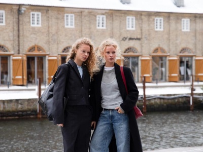 Najbardziej pożądane dżinsy świata zaskakują fasonem. Raport Lyst Index ujawnił największe hity sezonu zimowego