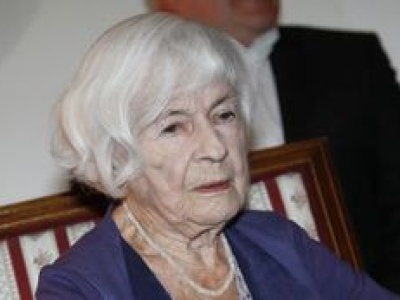 Uciekała w alkohol. Danutę Szaflarską pochowano z jej ulubionym trunkiem