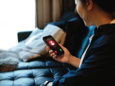 Nie odbieraj, ignoruj. 