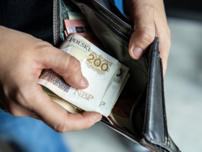 240 zł dla 4 milionów Polaków. Premia od państwa do 15 kwietnia