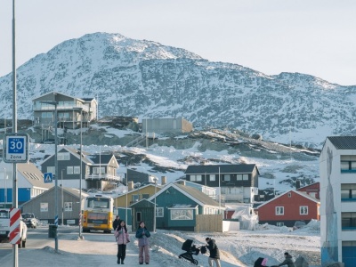 Ruch dwóch państw na Grenlandii, otwierają konsulaty. 