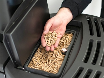 Ceny pelletu szaleją, rząd rozkłada ręce. UOKiK węszy spisek
