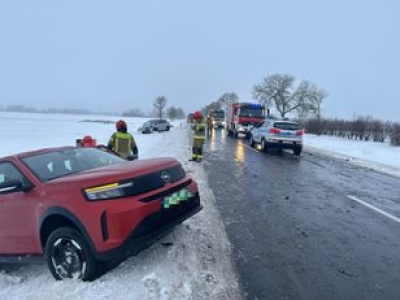 Trudne warunki na drogach. Policja pokazała zdjęcia