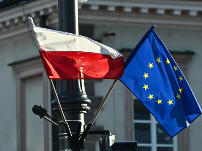 Tusk chce karać za znieważanie unijnej flagi