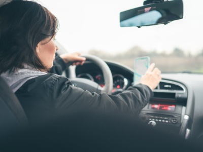 Wystarczy dosłownie chwila. Przez to kierowcy dostaną 12 punktów karnych i mandat 500 zł