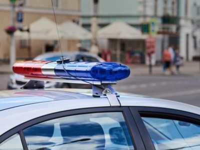 Najdroższy dojazd do pracy w historii. 65 punktów karnych w kilka minut i rozbity radiowóz