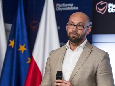 Burza o flagę na Zimowych Igrzyskach. Minister sportu zmieszany z błotem