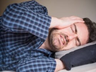 Hałas w bloku nie jest legalny w dzień. Jak walczyć z uciążliwym sąsiadem