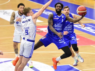 Transfery zrobiły robotę. 