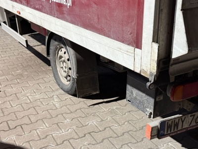 Czy elektryki niszczą ulice o wiele bardziej niż samochody spalinowe? Nie. Liczy się fourth power law, zasada czwartej potęgi