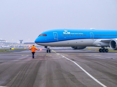 KLM kompletuje flotę Dreamlinerów. Do Amsterdamu przyleciał ostatni B787-10